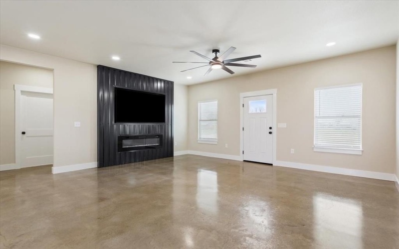 213 Kasberg Road, Leroy, TX 76654, 3 Bedrooms Bedrooms, ,2 BathroomsBathrooms,Residential,For Sale,213 Kasberg Road,0,21199942