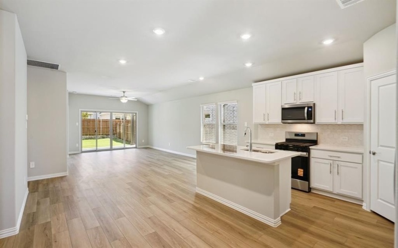 2400 Nicole Drive, Denton, TX 76208, 3 Habitaciones Habitaciones , ,2 BañosBaños,Residential,En Venta,2400 Nicole Drive,0,21200124