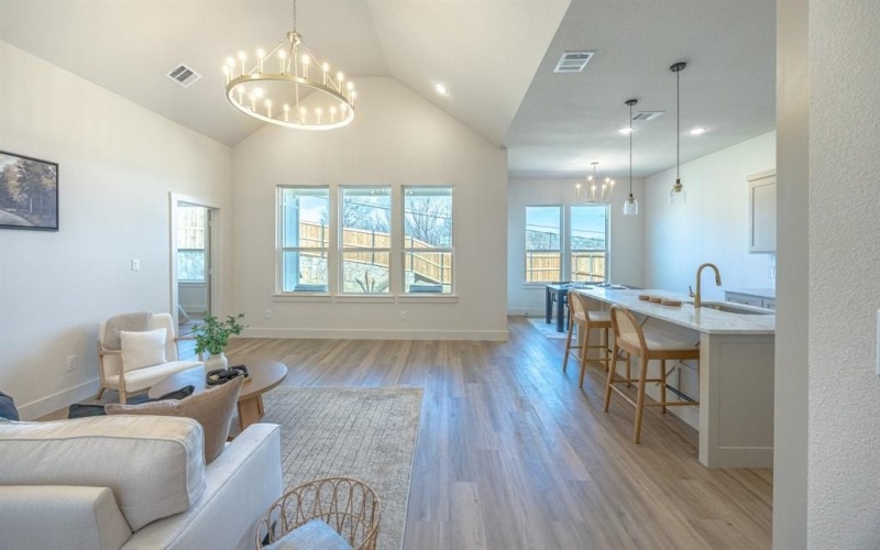 5200 Helmick Avenue, Fort Worth, TX 76107, 4 Habitaciones Habitaciones , ,2 BañosBaños,Residential,En Venta,5200 Helmick Avenue,0,21200130