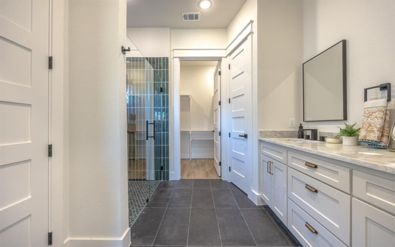 5204 Helmick Avenue, Fort Worth, TX 76107, 4 Bedrooms Bedrooms, ,3 BathroomsBathrooms,Residential,For Sale,5204 Helmick Avenue,0,21200131