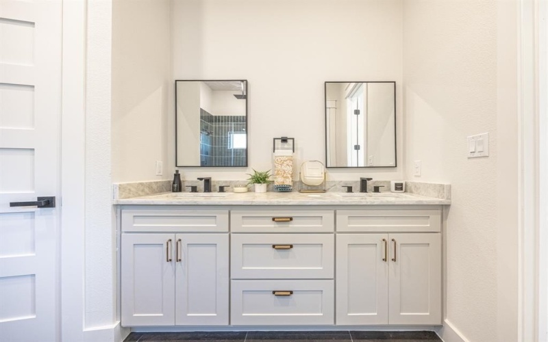 5204 Helmick Avenue, Fort Worth, TX 76107, 4 Bedrooms Bedrooms, ,3 BathroomsBathrooms,Residential,For Sale,5204 Helmick Avenue,0,21200131