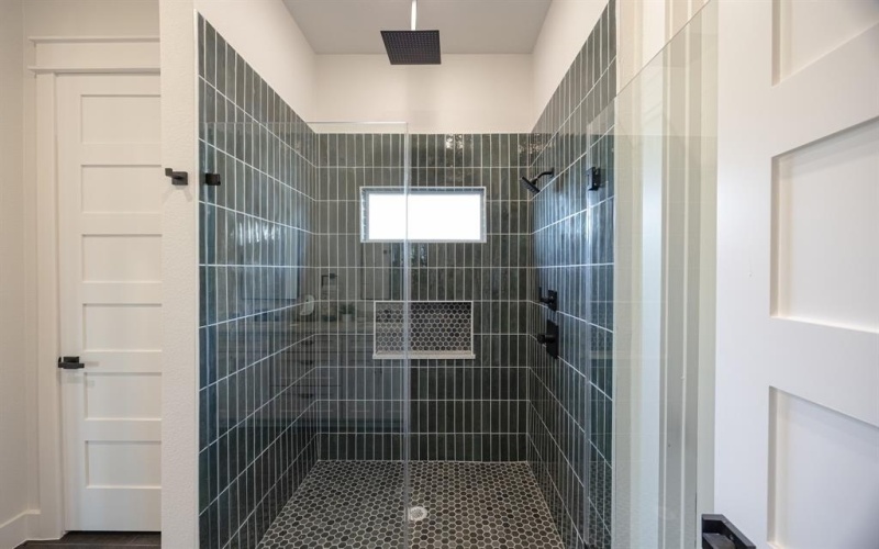 5204 Helmick Avenue, Fort Worth, TX 76107, 4 Bedrooms Bedrooms, ,3 BathroomsBathrooms,Residential,For Sale,5204 Helmick Avenue,0,21200131