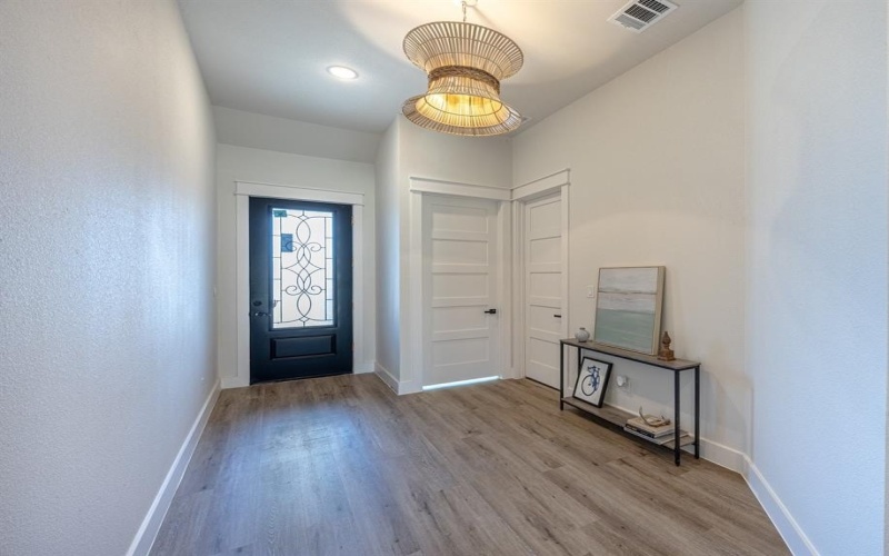 5204 Helmick Avenue, Fort Worth, TX 76107, 4 Bedrooms Bedrooms, ,3 BathroomsBathrooms,Residential,For Sale,5204 Helmick Avenue,0,21200131