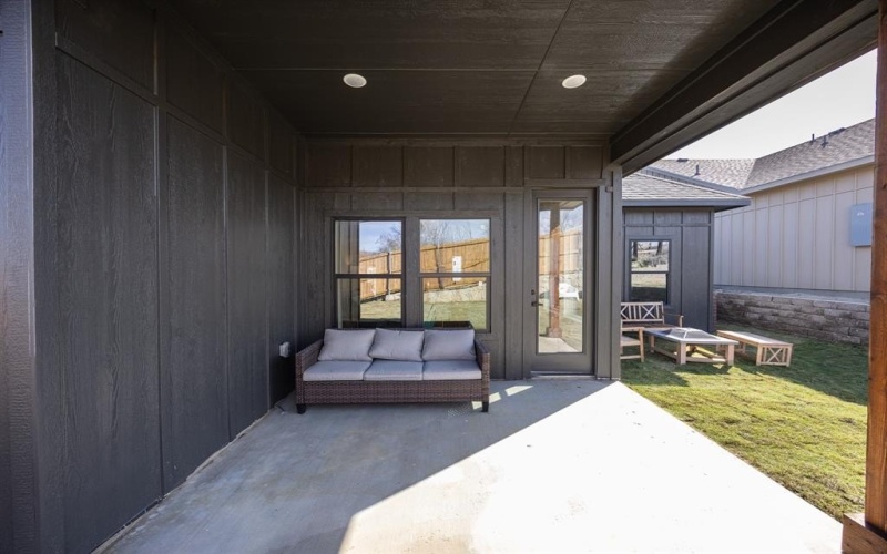 5204 Helmick Avenue, Fort Worth, TX 76107, 4 Bedrooms Bedrooms, ,3 BathroomsBathrooms,Residential,For Sale,5204 Helmick Avenue,0,21200131