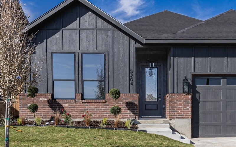 5204 Helmick Avenue, Fort Worth, TX 76107, 4 Bedrooms Bedrooms, ,3 BathroomsBathrooms,Residential,For Sale,5204 Helmick Avenue,0,21200131