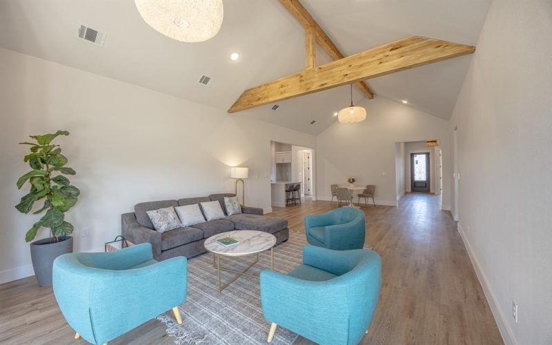 5204 Helmick Avenue, Fort Worth, TX 76107, 4 Bedrooms Bedrooms, ,3 BathroomsBathrooms,Residential,For Sale,5204 Helmick Avenue,0,21200131