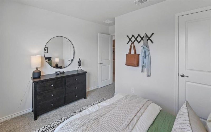 2322 Skyward Street, Grand Prairie, TX 75052, 4 Habitaciones Habitaciones , ,3 BañosBaños,Residential,En Venta,2322 Skyward Street,0,21200153