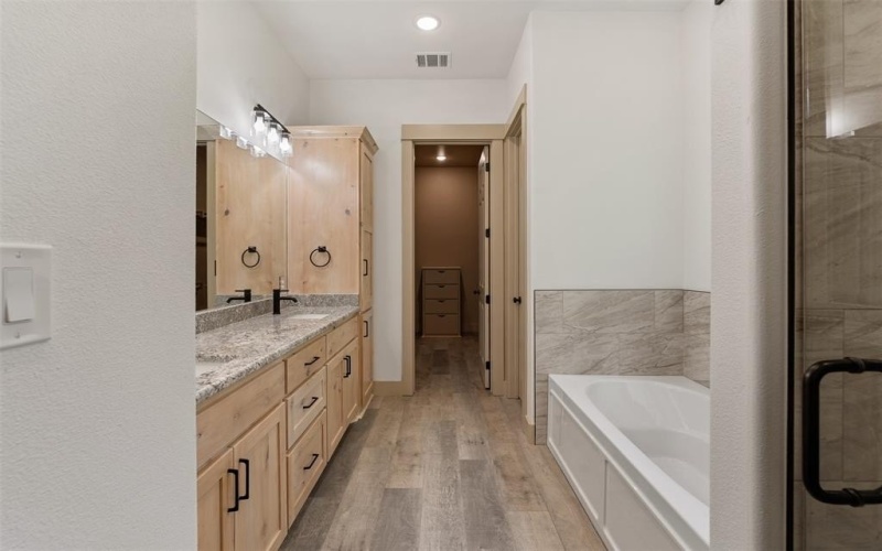 30 Rainbow Drive, Star Harbor, TX 75148, 4 Habitaciones Habitaciones , ,2 BañosBaños,Residential,En Venta,30 Rainbow Drive,0,21200222