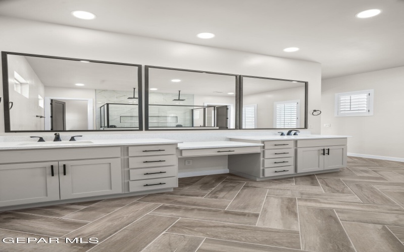 613 Curleaf Court, El Paso, TX 79928, 4 Bedrooms Bedrooms, ,3 BathroomsBathrooms,Residential,For Sale,613 Curleaf Court,0,939616