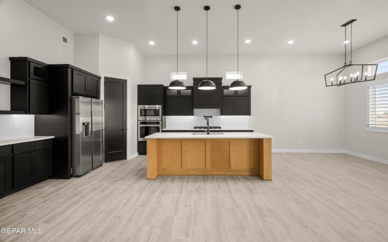 601 Curleaf Court, Horizon City, TX 79928, 4 Habitaciones Habitaciones , ,3 BañosBaños,Residential,En Venta,601 Curleaf Court,0,939619