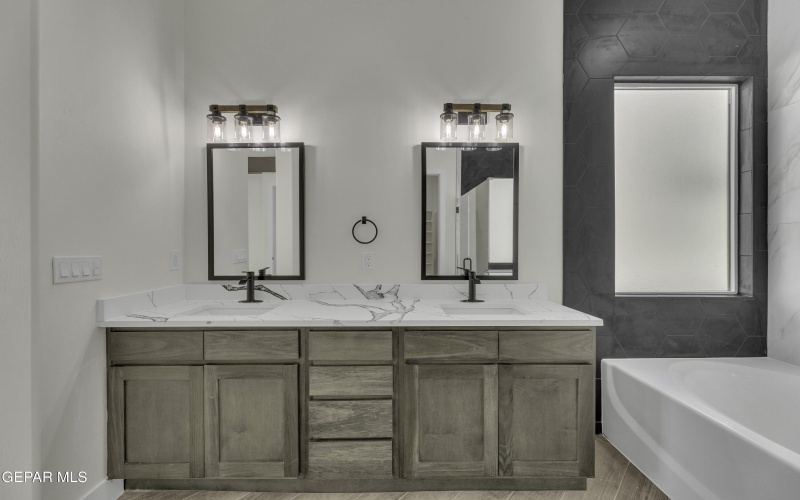 1404 HARLAN POINT Place, El Paso, TX 79928, 4 Habitaciones Habitaciones , ,2 BañosBaños,Residential,En Venta,1404 HARLAN POINT Place,0,939630