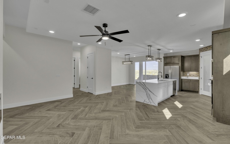 1404 HARLAN POINT Place, El Paso, TX 79928, 4 Habitaciones Habitaciones , ,2 BañosBaños,Residential,En Venta,1404 HARLAN POINT Place,0,939630