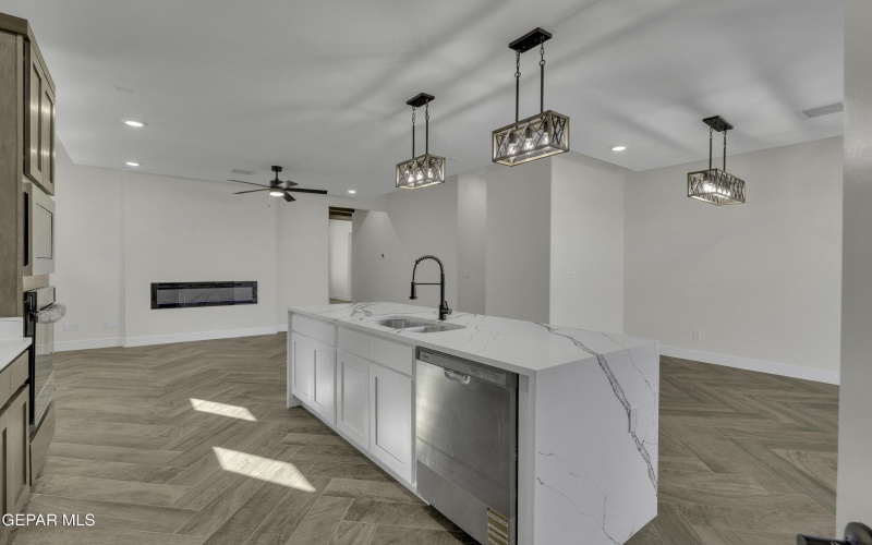 1404 HARLAN POINT Place, El Paso, TX 79928, 4 Habitaciones Habitaciones , ,2 BañosBaños,Residential,En Venta,1404 HARLAN POINT Place,0,939630