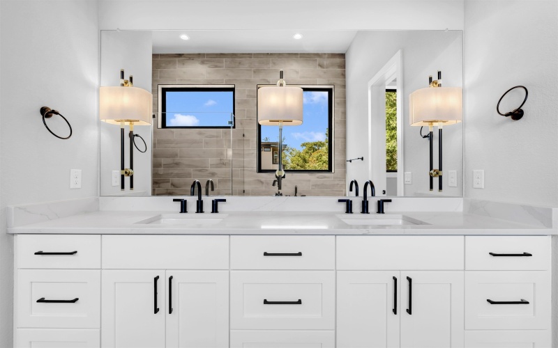 525 Lake Street, Kingsland, TX 78639, 6 Bedrooms Bedrooms, ,7 BathroomsBathrooms,Residential,For Sale,525 Lake Street,0,176841