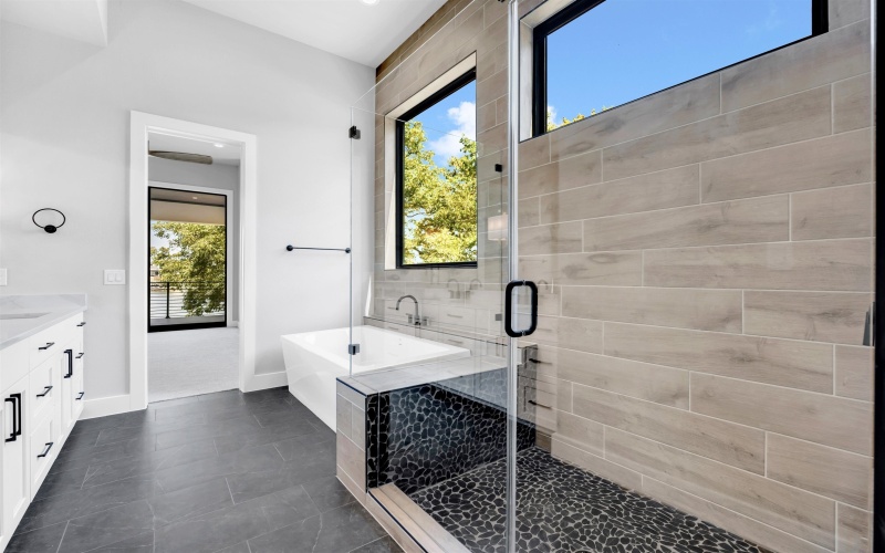 525 Lake Street, Kingsland, TX 78639, 6 Bedrooms Bedrooms, ,7 BathroomsBathrooms,Residential,For Sale,525 Lake Street,0,176841