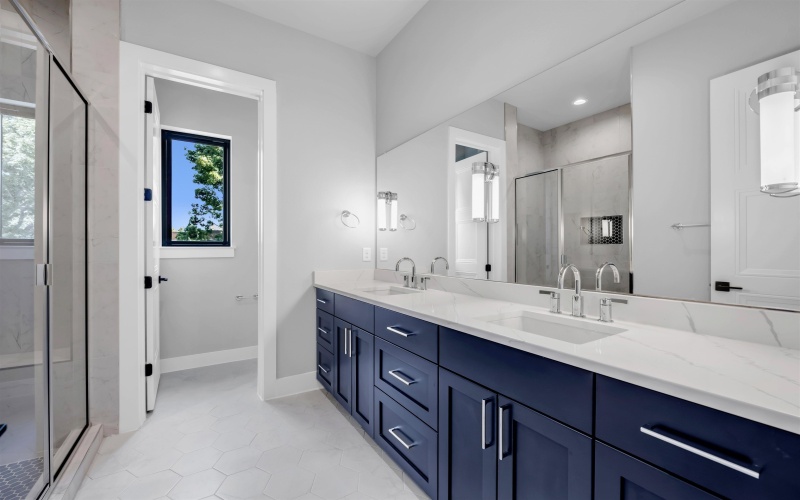 525 Lake Street, Kingsland, TX 78639, 6 Bedrooms Bedrooms, ,7 BathroomsBathrooms,Residential,For Sale,525 Lake Street,0,176841