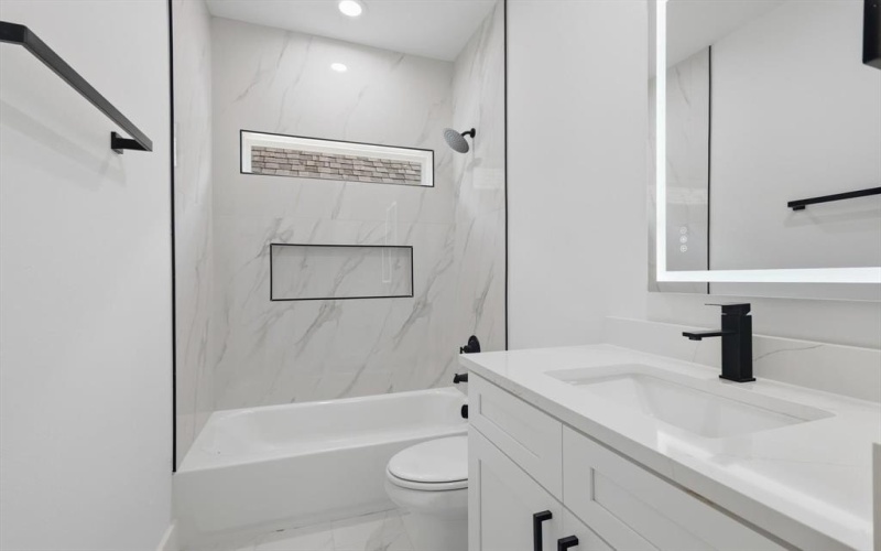 2530 Lowery Street, Dallas, TX 75215, 4 Habitaciones Habitaciones , ,2 BañosBaños,Residential,En Venta,2530 Lowery Street,0,21200473