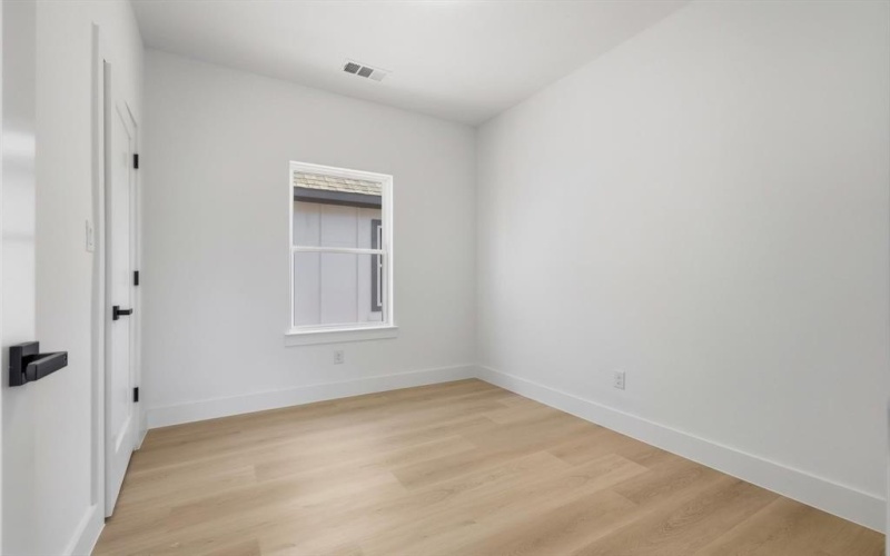 2530 Lowery Street, Dallas, TX 75215, 4 Habitaciones Habitaciones , ,2 BañosBaños,Residential,En Venta,2530 Lowery Street,0,21200473