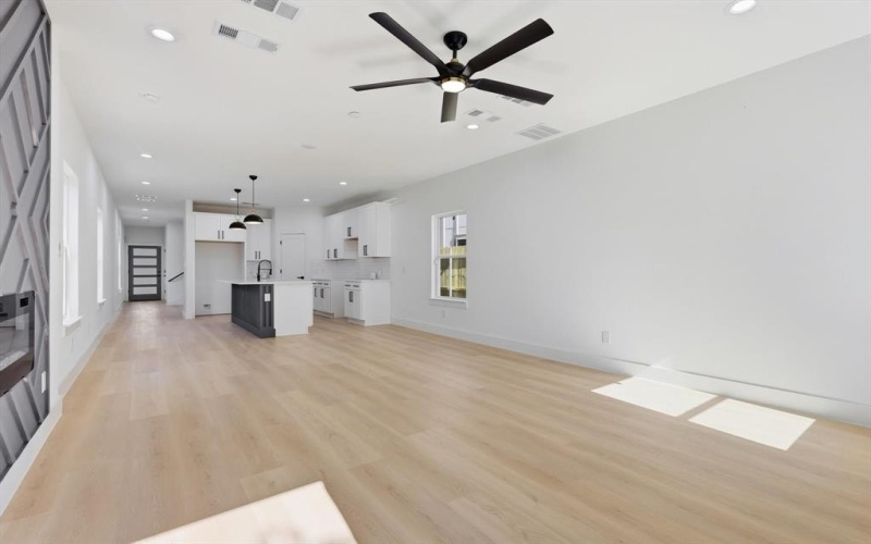 2530 Lowery Street, Dallas, TX 75215, 4 Habitaciones Habitaciones , ,2 BañosBaños,Residential,En Venta,2530 Lowery Street,0,21200473