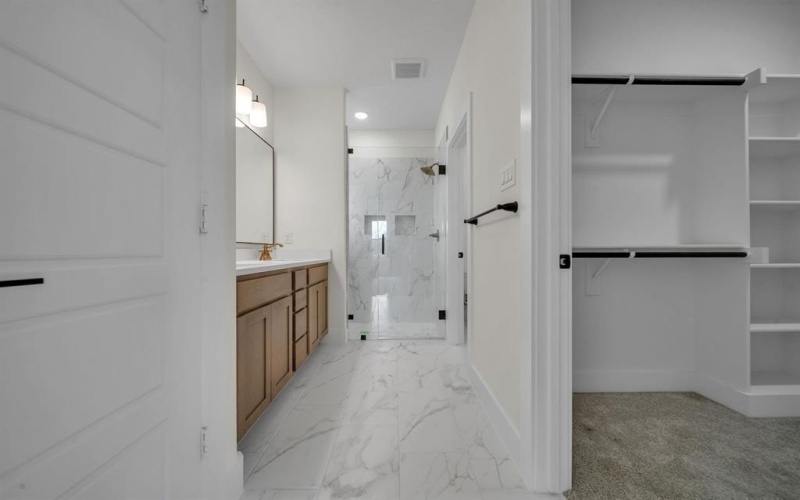 1032 Holcomb Road, Dallas, TX 75217, 3 Habitaciones Habitaciones , ,2 BañosBaños,Residential,En Venta,1032 Holcomb Road,0,21200611