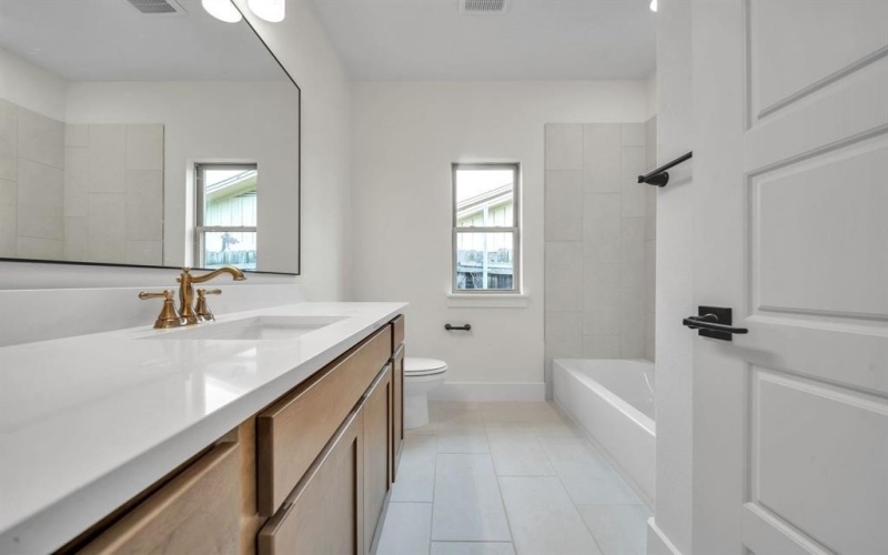 1032 Holcomb Road, Dallas, TX 75217, 3 Habitaciones Habitaciones , ,2 BañosBaños,Residential,En Venta,1032 Holcomb Road,0,21200611