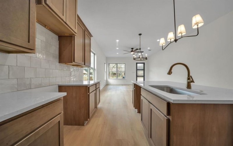 1032 Holcomb Road, Dallas, TX 75217, 3 Habitaciones Habitaciones , ,2 BañosBaños,Residential,En Venta,1032 Holcomb Road,0,21200611