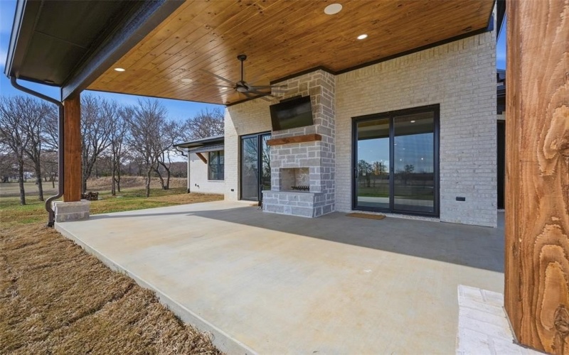 860 County Road 208, Gainesville, TX 76240, 4 Bedrooms Bedrooms, ,3 BathroomsBathrooms,Residential,For Sale,860 County Road 208,0,21200639