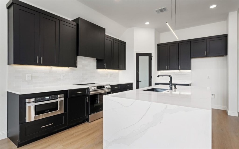 598 E Woodell Drive, Glenn Heights, TX 75154, 4 Bedrooms Bedrooms, ,3 BathroomsBathrooms,Residential,For Sale,598 E Woodell Drive,0,21200653