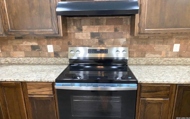 723 S San Bernardo Ave, San Antonio, TX 78237, 3 Habitaciones Habitaciones , ,2 BañosBaños,Residential,En Venta,723 S San Bernardo Ave,0,1947059