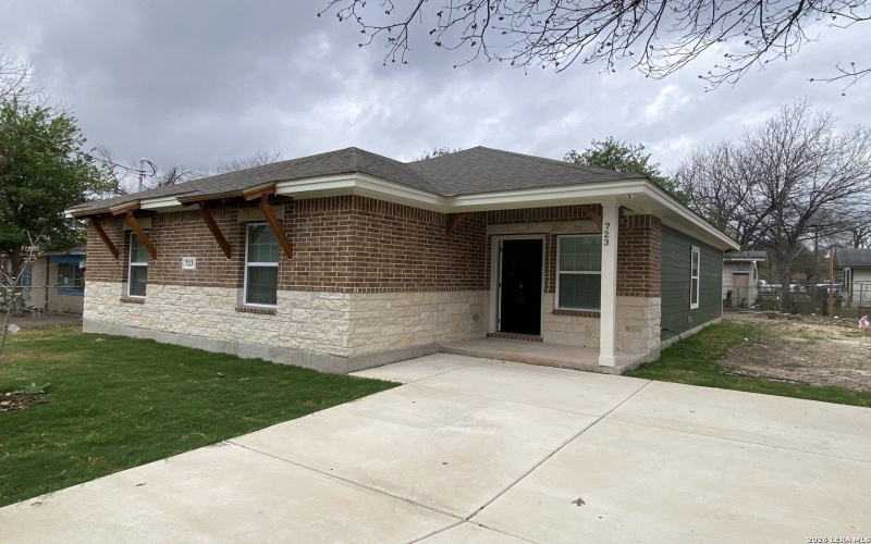 723 S San Bernardo Ave, San Antonio, TX 78237, 3 Habitaciones Habitaciones , ,2 BañosBaños,Residential,En Venta,723 S San Bernardo Ave,0,1947059