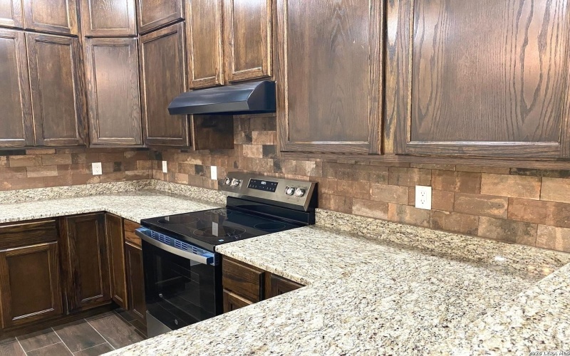 723 S San Bernardo Ave, San Antonio, TX 78237, 3 Habitaciones Habitaciones , ,2 BañosBaños,Residential,En Venta,723 S San Bernardo Ave,0,1947059