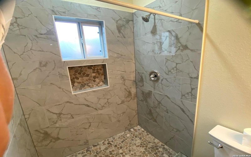 723 S San Bernardo Ave, San Antonio, TX 78237, 3 Habitaciones Habitaciones , ,2 BañosBaños,Residential,En Venta,723 S San Bernardo Ave,0,1947059