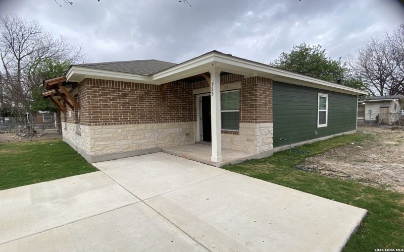 723 S San Bernardo Ave, San Antonio, TX 78237, 3 Habitaciones Habitaciones , ,2 BañosBaños,Residential,En Venta,723 S San Bernardo Ave,0,1947059