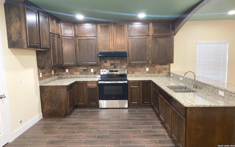 723 S San Bernardo Ave, San Antonio, TX 78237, 3 Habitaciones Habitaciones , ,2 BañosBaños,Residential,En Venta,723 S San Bernardo Ave,0,1947059