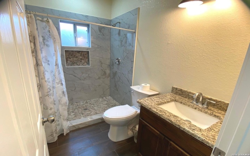 723 S San Bernardo Ave, San Antonio, TX 78237, 3 Habitaciones Habitaciones , ,2 BañosBaños,Residential,En Venta,723 S San Bernardo Ave,0,1947059