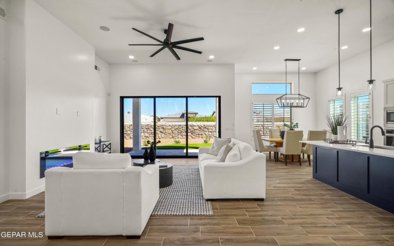 612 Curleaf Court, Horizon City, TX 79928, 4 Bedrooms Bedrooms, ,3 BathroomsBathrooms,Residential,For Sale,612 Curleaf Court,0,939641