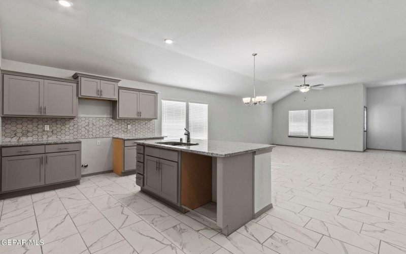 13908 Summer Hail Avenue, El Paso, TX 79928, 4 Bedrooms Bedrooms, ,3 BathroomsBathrooms,Residential,For Sale,13908 Summer Hail Avenue,0,939650