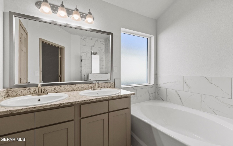 13912 Summer Wave Avenue, El Paso, TX 79928, 4 Habitaciones Habitaciones , ,3 BañosBaños,Residential,En Venta,13912 Summer Wave Avenue,0,939655