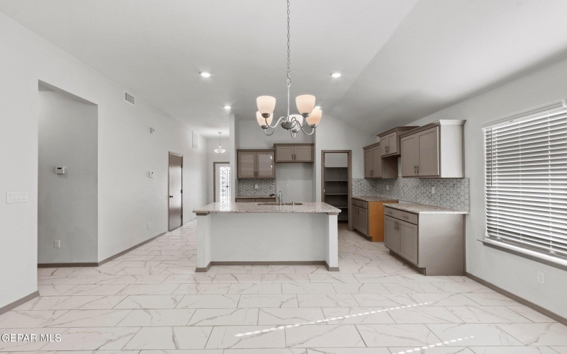 13840 Victory Sky Avenue, El Paso, TX 79928, 4 Habitaciones Habitaciones , ,3 BañosBaños,Residential,En Venta,13840 Victory Sky Avenue,0,939665