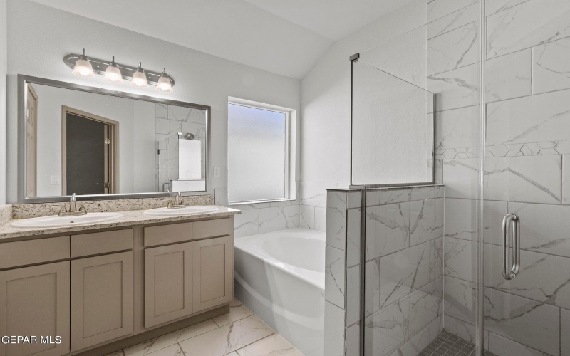 13856 Victory Sky Avenue, El Paso, TX 79928, 4 Habitaciones Habitaciones , ,3 BañosBaños,Residential,En Venta,13856 Victory Sky Avenue,0,939667