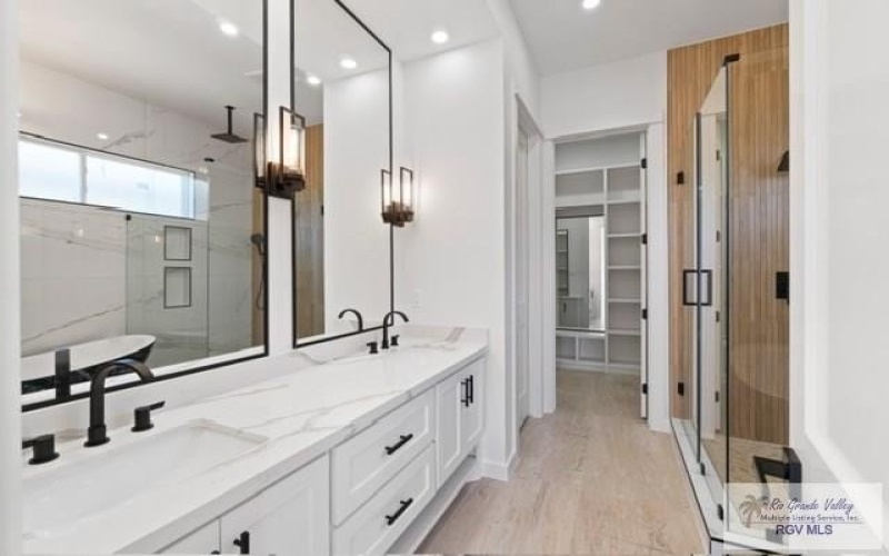 9825 HEIGHTS N, HARLINGEN, TX 78552, 4 Habitaciones Habitaciones , ,3 BañosBaños,Residential,En Venta,9825 HEIGHTS N,0,29769422