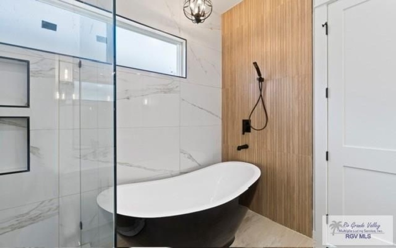 9825 HEIGHTS N, HARLINGEN, TX 78552, 4 Habitaciones Habitaciones , ,3 BañosBaños,Residential,En Venta,9825 HEIGHTS N,0,29769422