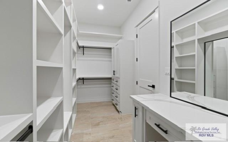 9825 HEIGHTS N, HARLINGEN, TX 78552, 4 Habitaciones Habitaciones , ,3 BañosBaños,Residential,En Venta,9825 HEIGHTS N,0,29769422