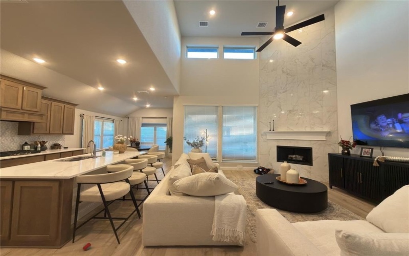 216 Comanche Trail, Alvarado, TX 76009, 5 Habitaciones Habitaciones , ,5 BañosBaños,Residential,En Venta,216 Comanche Trail,0,21199768