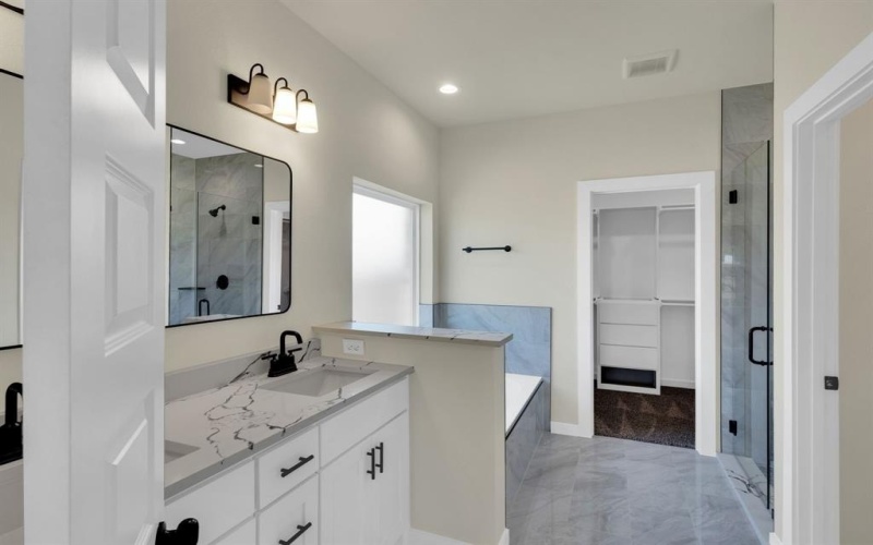 530 E Lamar Street, Palmer, TX 75152, 4 Habitaciones Habitaciones , ,2 BañosBaños,Residential,En Venta,530 E Lamar Street,0,21200409