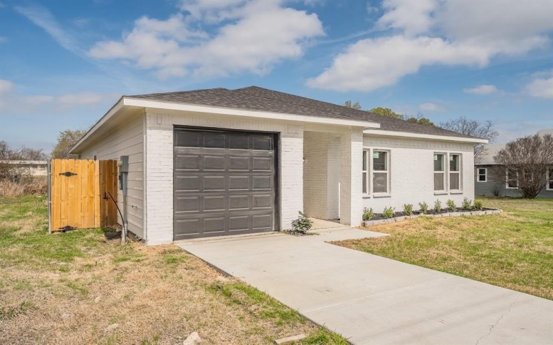 3934 Lee Street, Greenville, TX 75401, 3 Habitaciones Habitaciones , ,2 BañosBaños,Residential,En Venta,3934 Lee Street,0,21201449