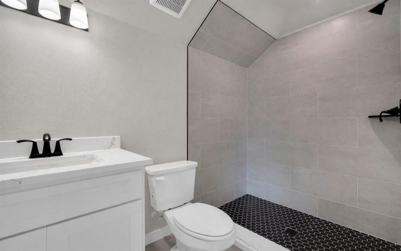 330 E Marshall Court, Palmer, TX 75152, 4 Bedrooms Bedrooms, ,3 BathroomsBathrooms,Residential,For Sale,330 E Marshall Court,0,21200485