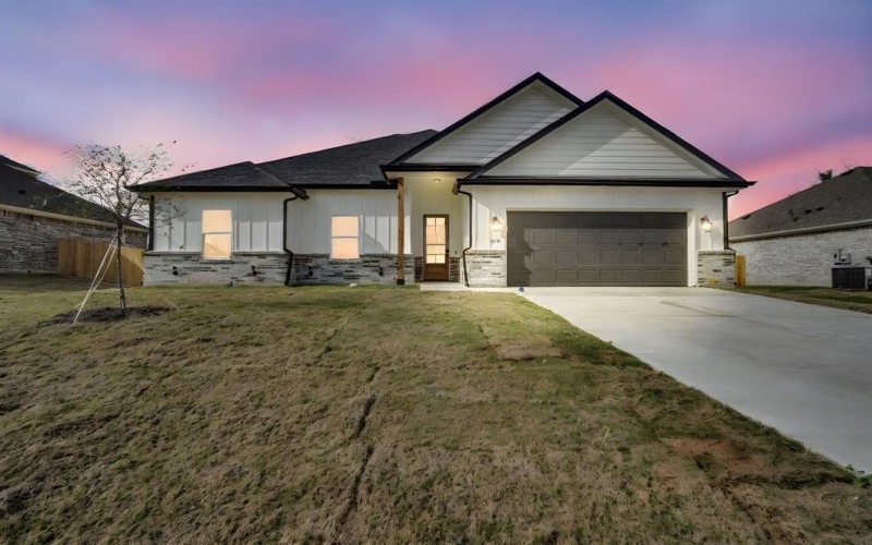 330 E Marshall Court, Palmer, TX 75152, 4 Bedrooms Bedrooms, ,3 BathroomsBathrooms,Residential,For Sale,330 E Marshall Court,0,21200485