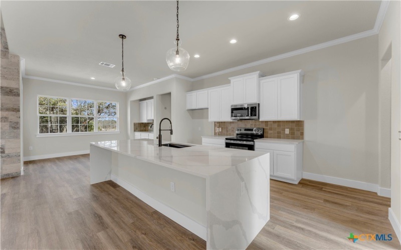 108 Double Circle Drive, Burnet, TX 78611, 4 Bedrooms Bedrooms, ,3 BathroomsBathrooms,Residential,For Sale,108 Double Circle Drive,0,606186