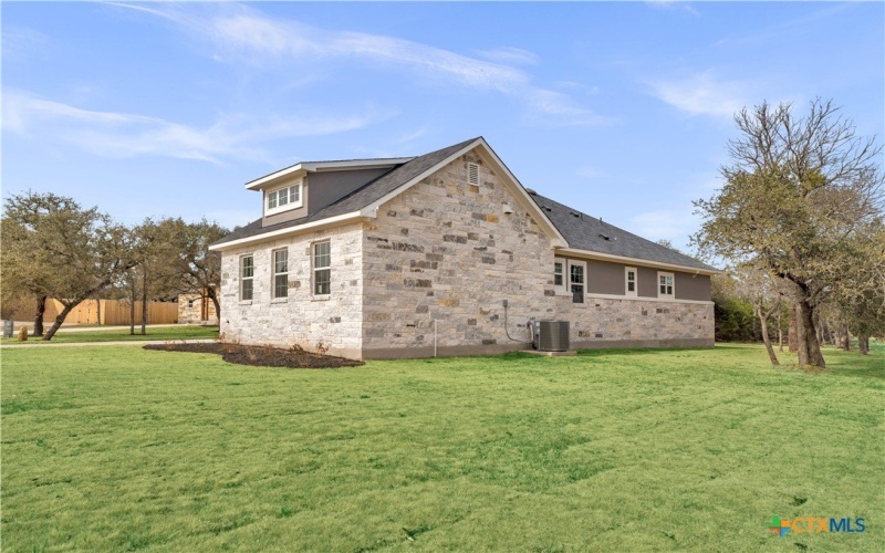 108 Double Circle Drive, Burnet, TX 78611, 4 Bedrooms Bedrooms, ,3 BathroomsBathrooms,Residential,For Sale,108 Double Circle Drive,0,606186